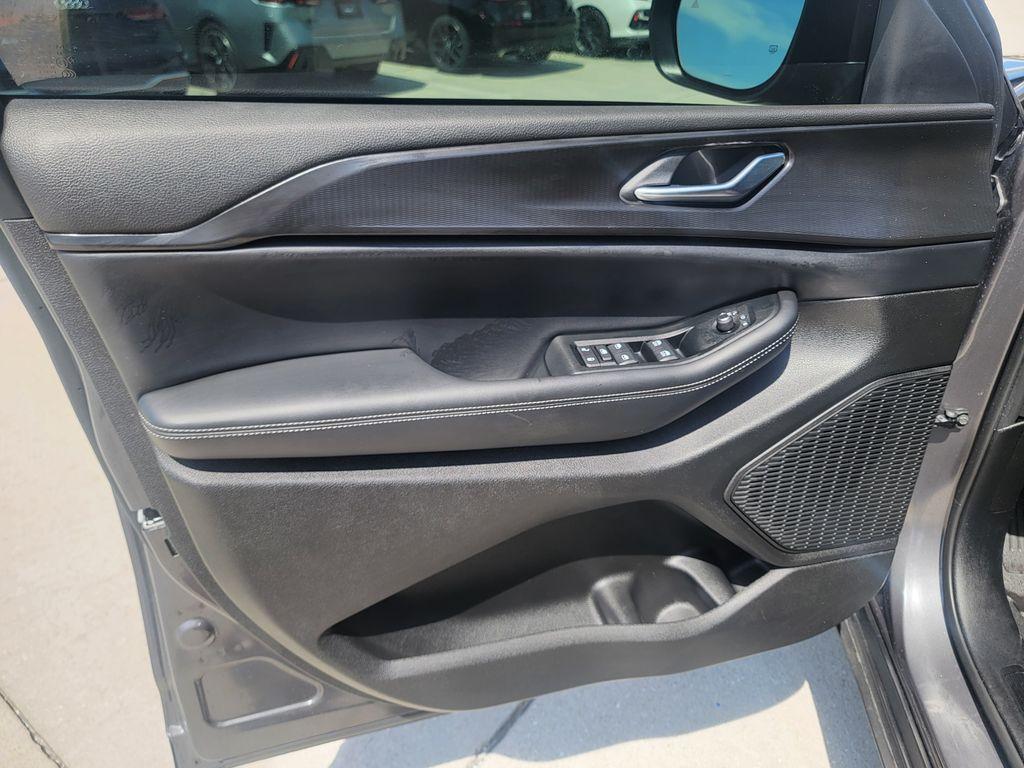 used 2025 Jeep Grand Cherokee car, priced at $30,353