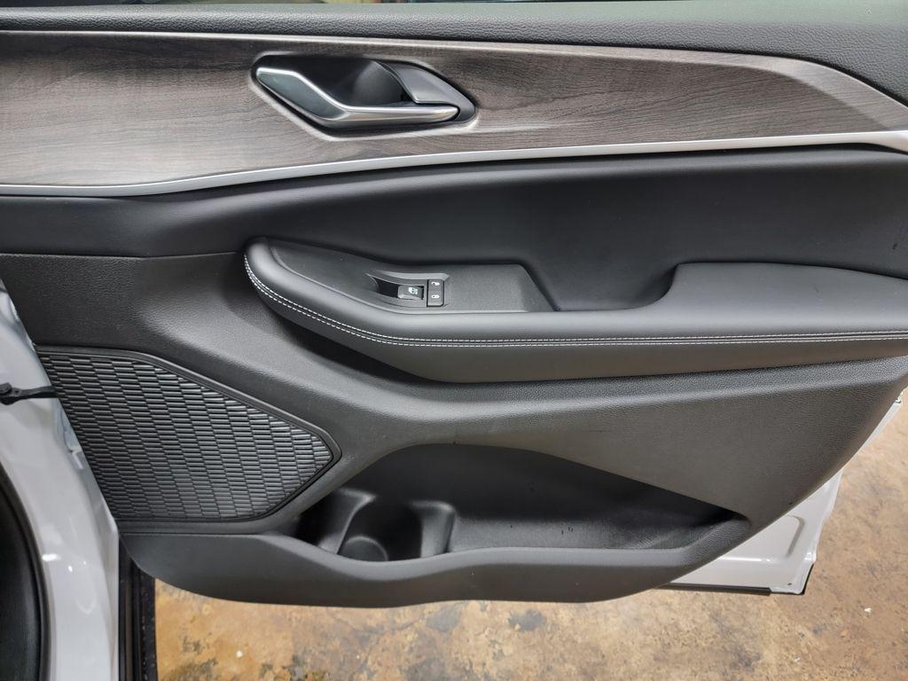 new 2026 Jeep Grand Cherokee car, priced at $38,695