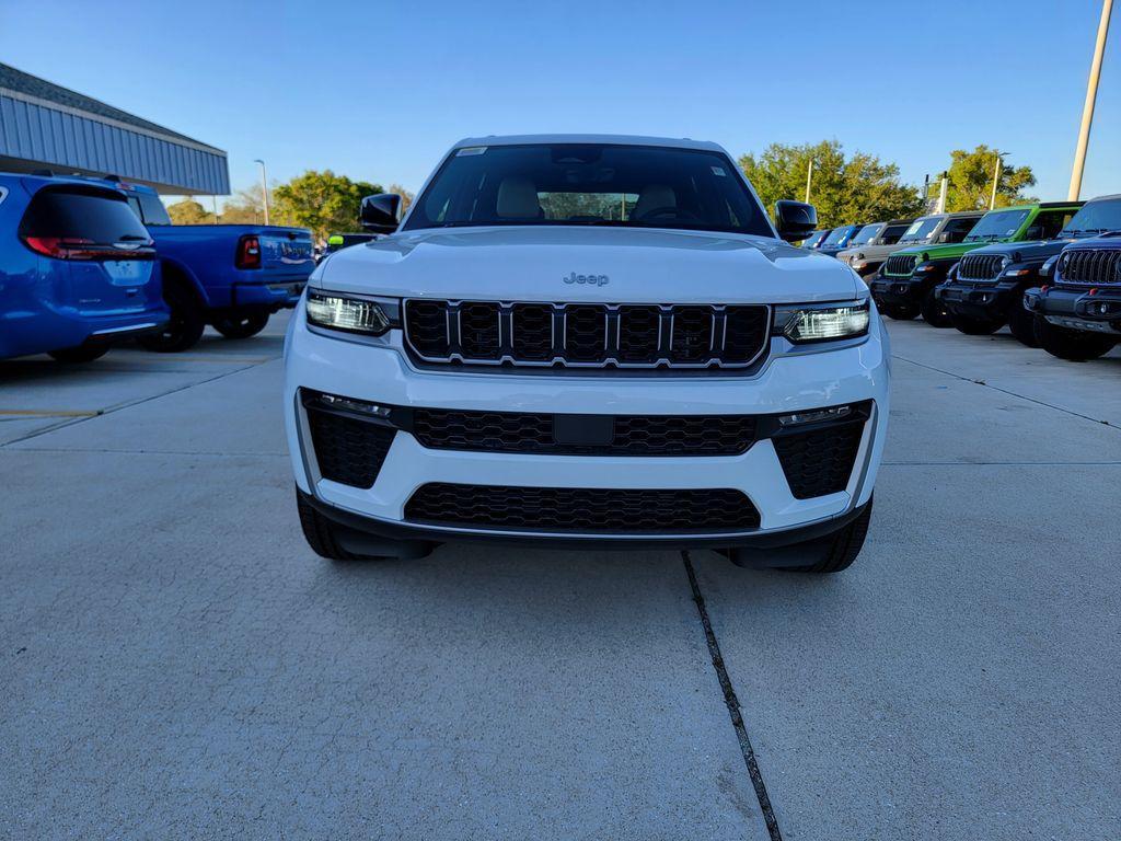 new 2026 Jeep Grand Cherokee car, priced at $40,470
