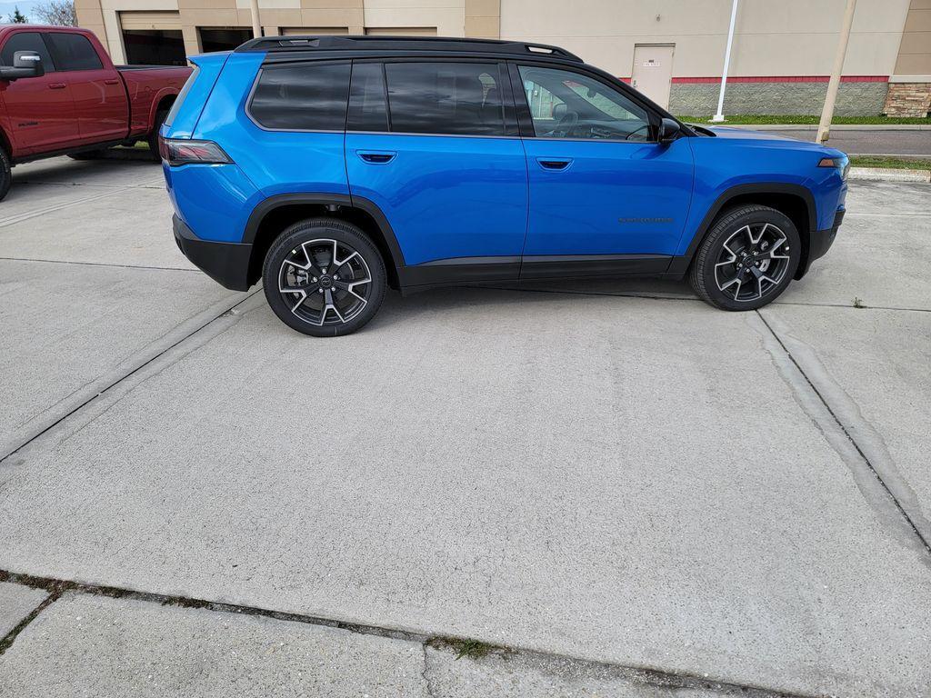 new 2026 Jeep Cherokee car, priced at $41,570