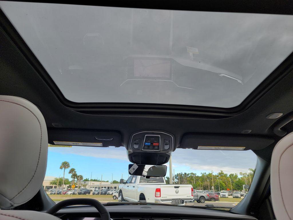 new 2026 Jeep Cherokee car, priced at $41,570