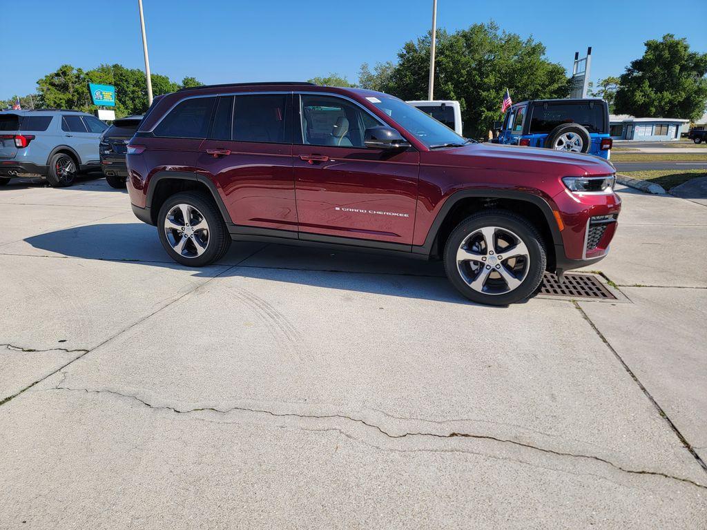 new 2026 Jeep Grand Cherokee car, priced at $42,370
