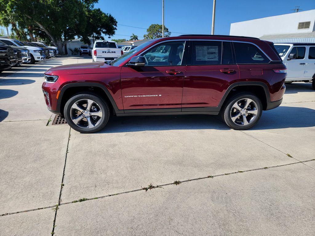 new 2026 Jeep Grand Cherokee car, priced at $42,370