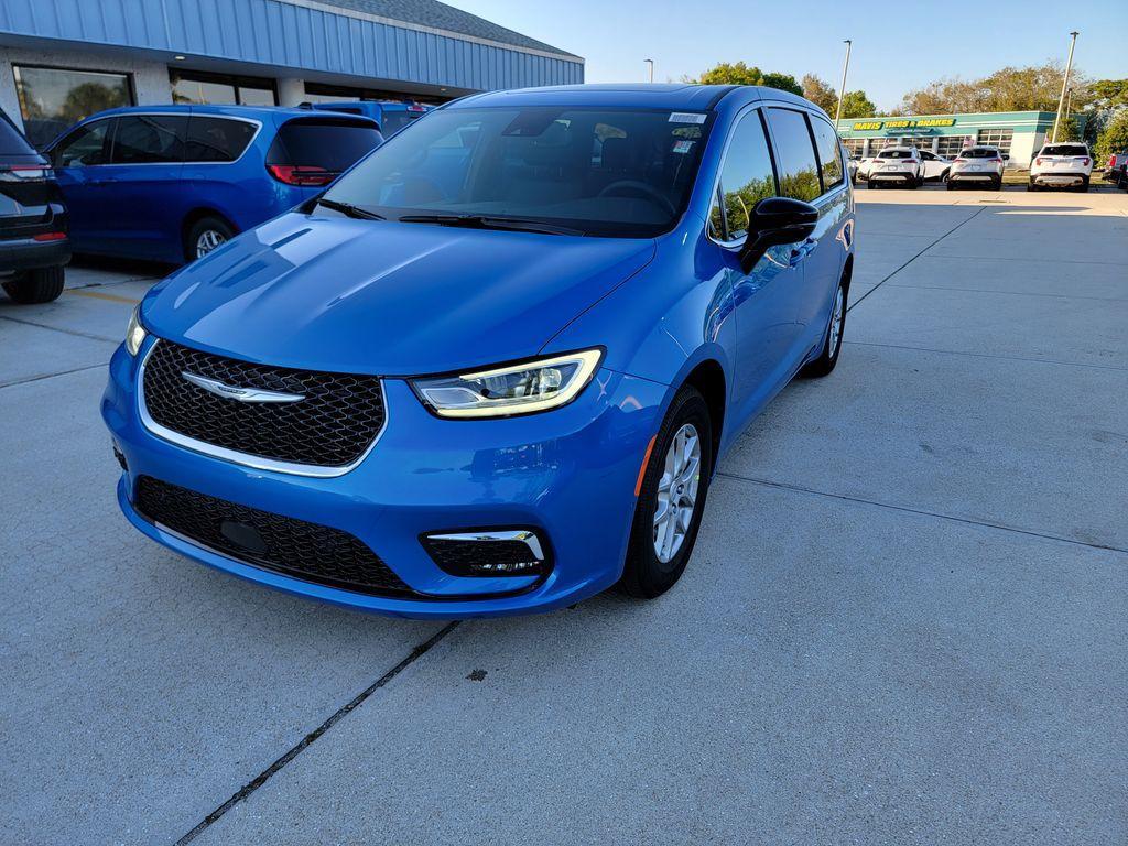 new 2026 Chrysler Pacifica car, priced at $40,787