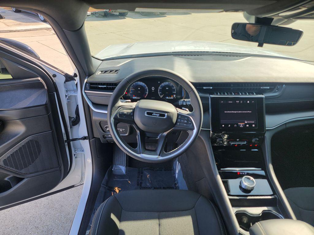 used 2025 Jeep Grand Cherokee car, priced at $33,802