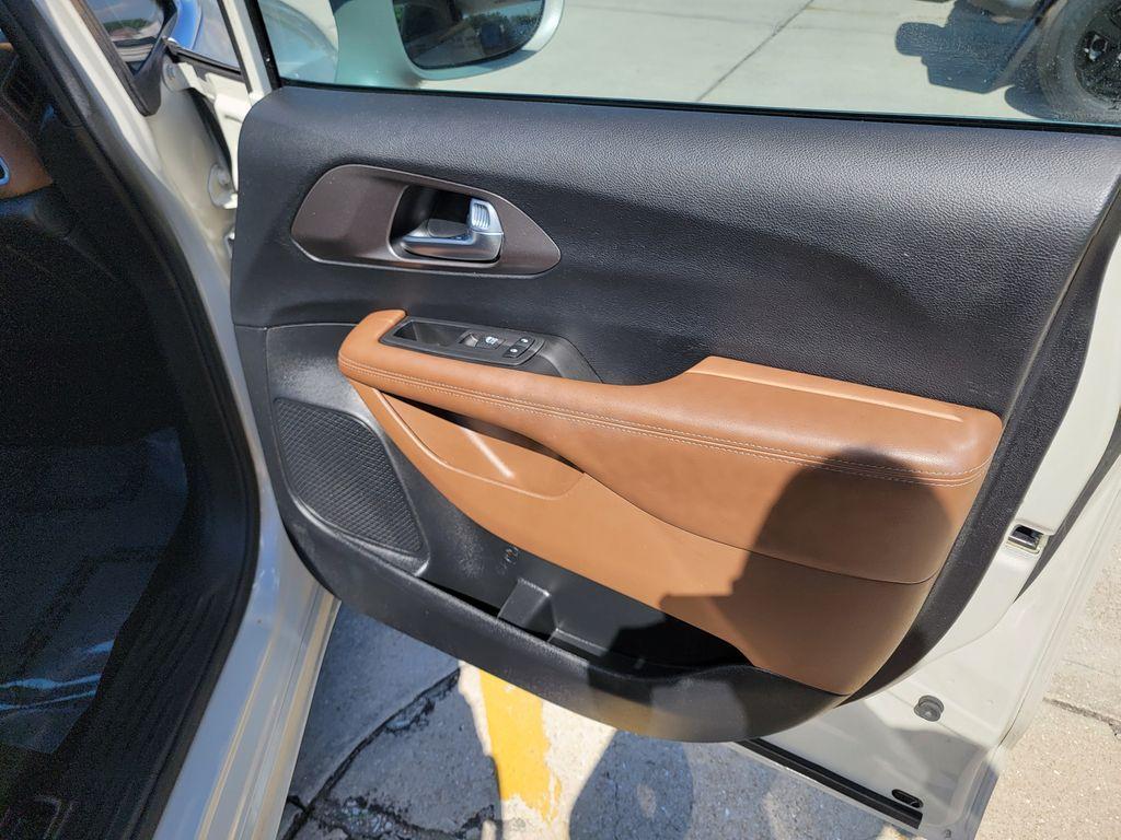 used 2020 Chrysler Pacifica car, priced at $25,526