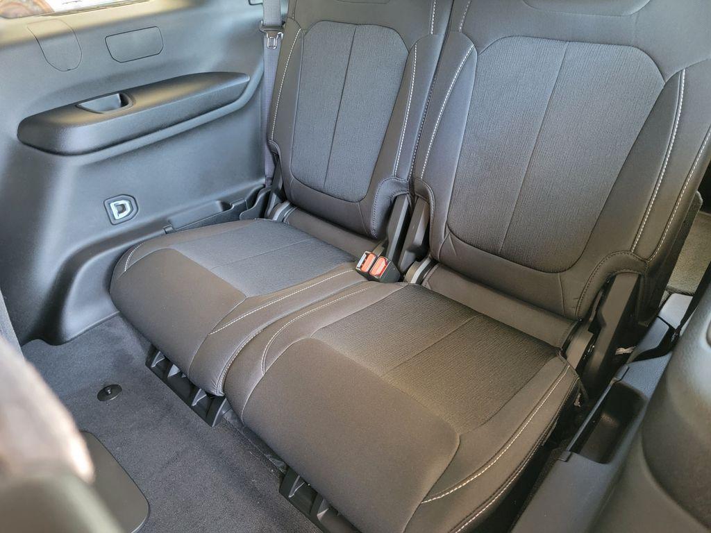 new 2026 Jeep Grand Cherokee L car, priced at $37,631