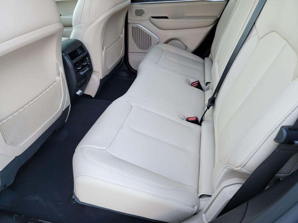 new 2026 Jeep Grand Cherokee car, priced at $43,656
