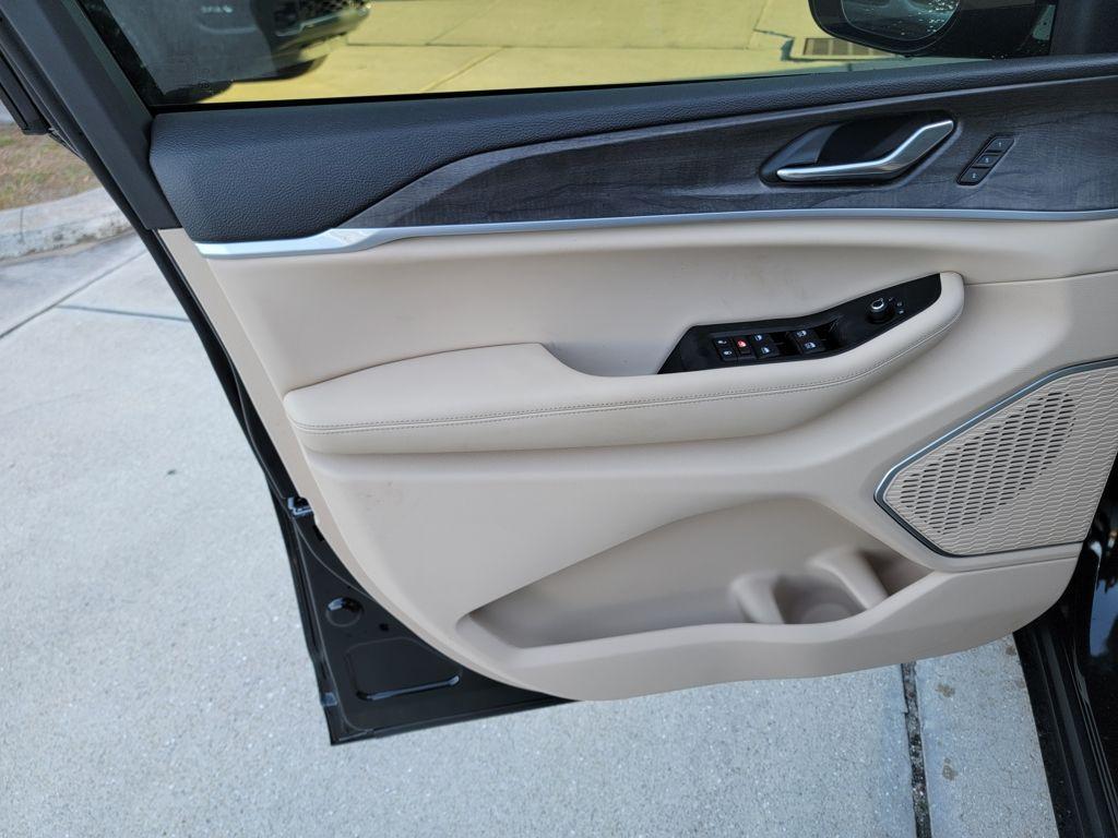 new 2026 Jeep Grand Cherokee car, priced at $43,656