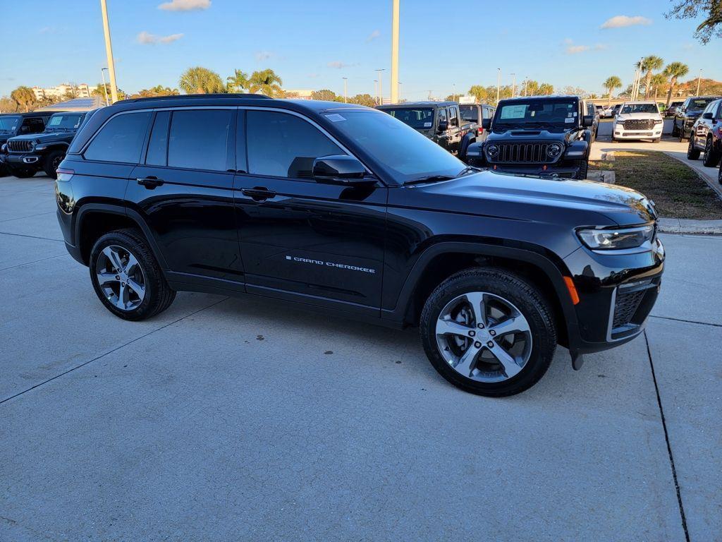 new 2026 Jeep Grand Cherokee car, priced at $43,656