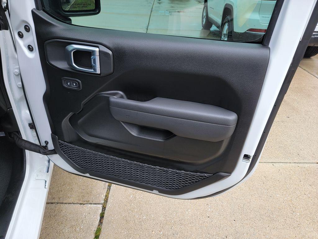 new 2026 Jeep Wrangler car, priced at $37,265