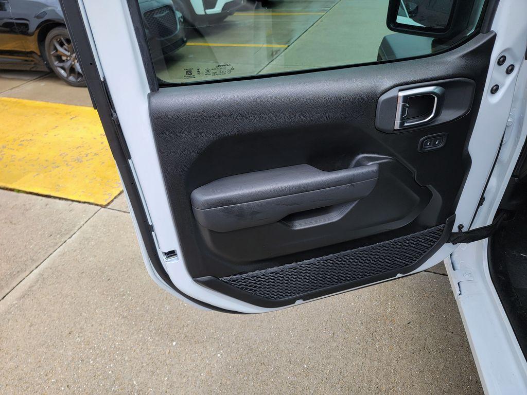 new 2026 Jeep Wrangler car, priced at $37,265