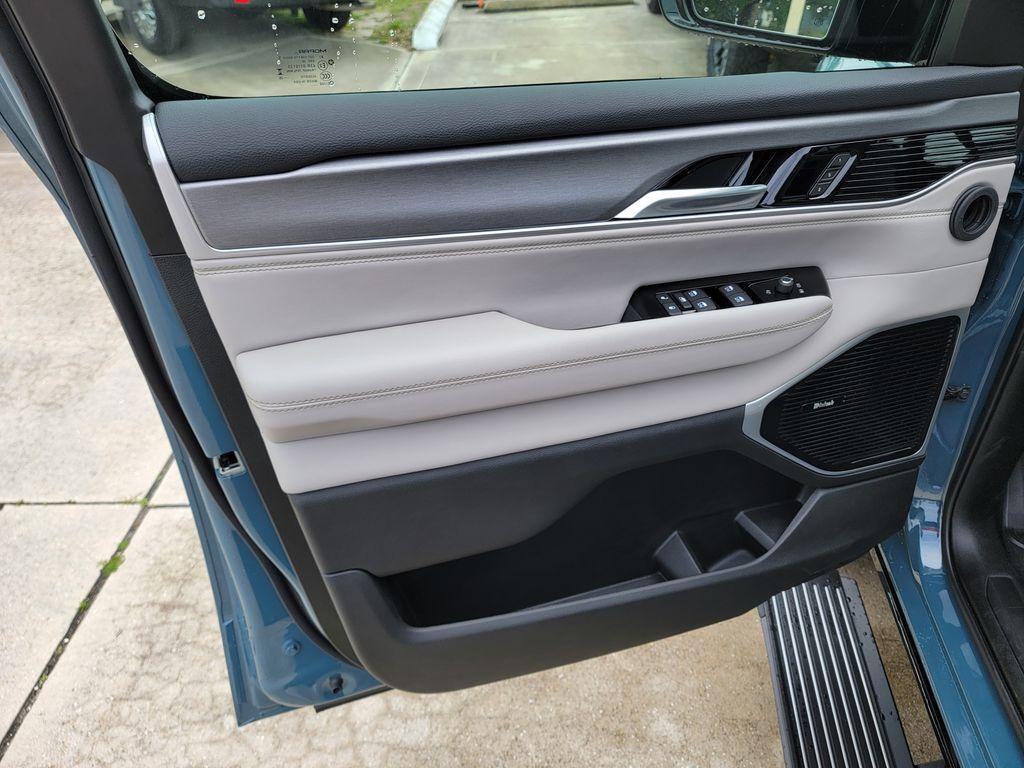 new 2026 Jeep Grand Wagoneer car, priced at $75,582