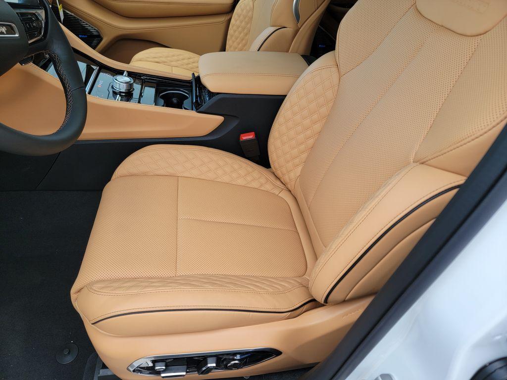 new 2026 Jeep Grand Cherokee car, priced at $62,685