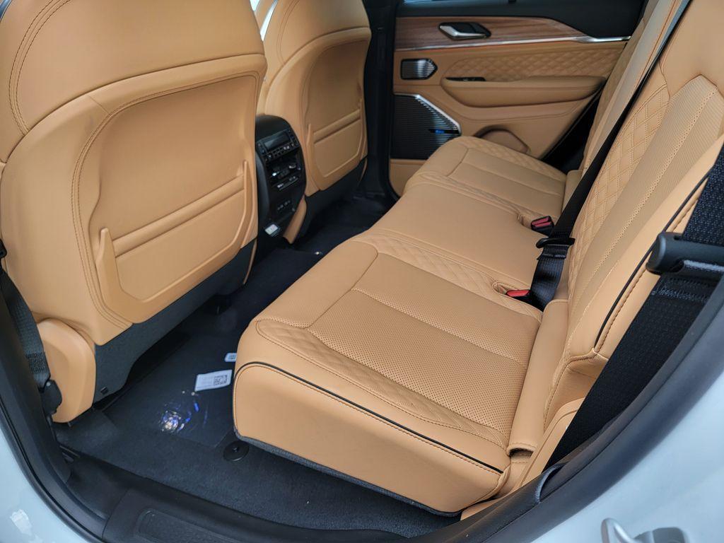 new 2026 Jeep Grand Cherokee car, priced at $62,685