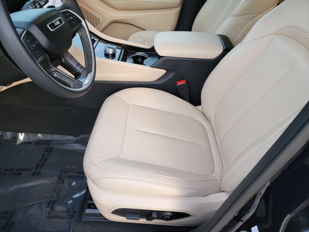 used 2024 Jeep Grand Cherokee L car, priced at $35,295