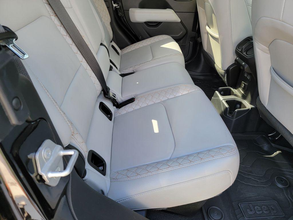used 2021 Jeep Gladiator car, priced at $30,984