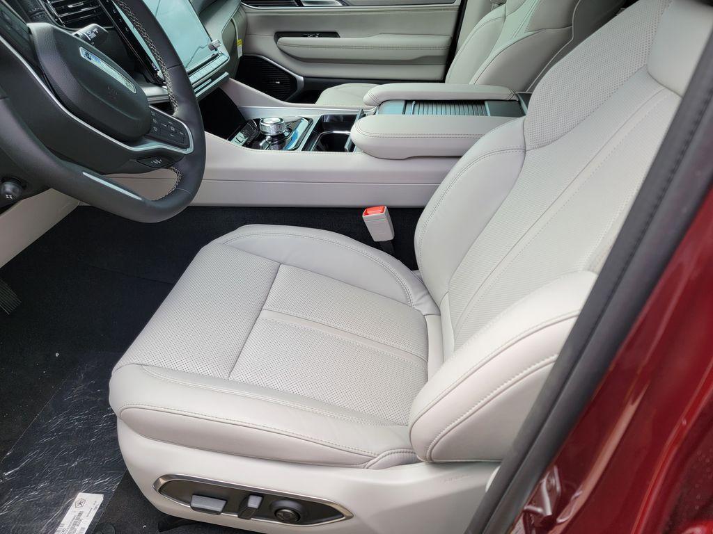 new 2026 Jeep Grand Wagoneer car, priced at $66,598