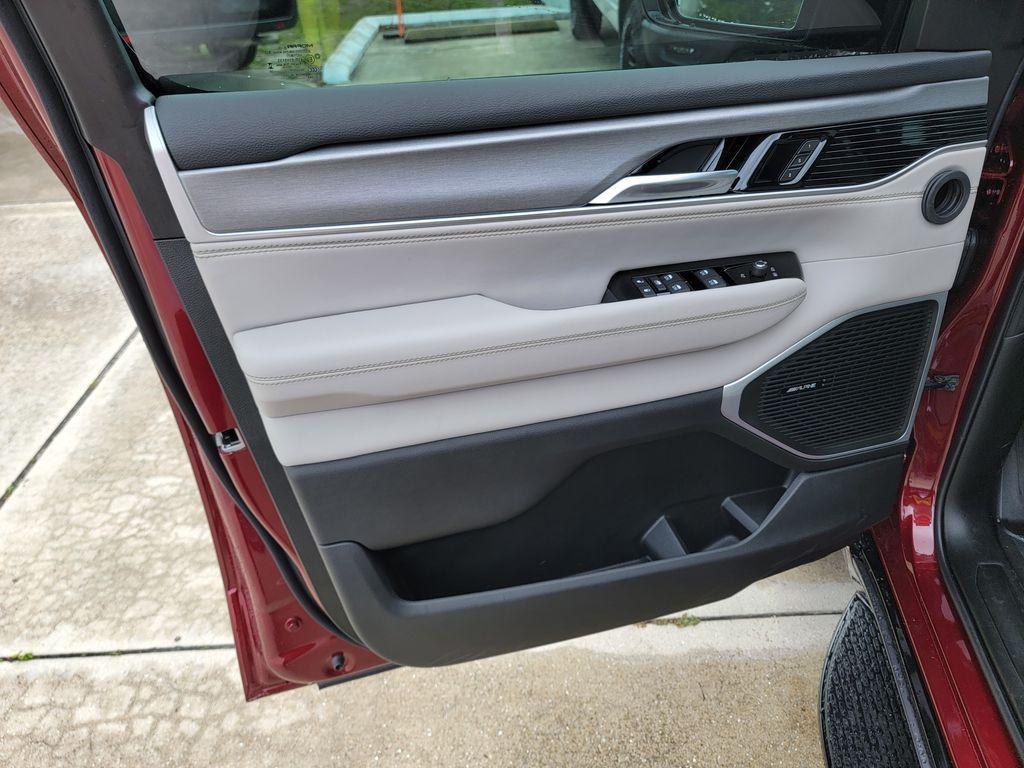 new 2026 Jeep Grand Wagoneer car, priced at $66,598