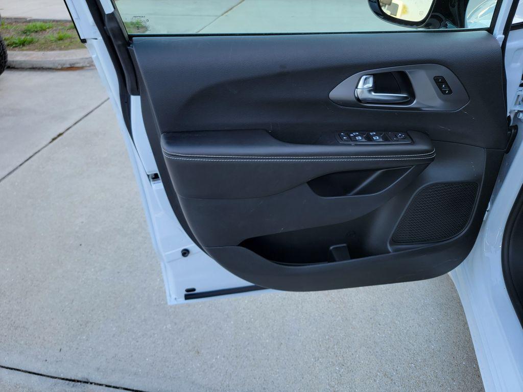 new 2026 Chrysler Pacifica car, priced at $40,405