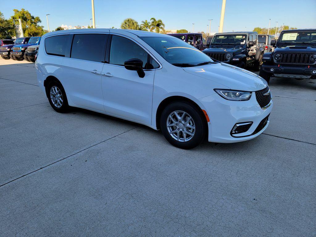 new 2026 Chrysler Pacifica car, priced at $40,405