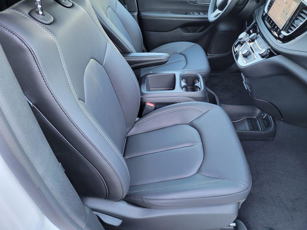 new 2026 Chrysler Pacifica car, priced at $40,405