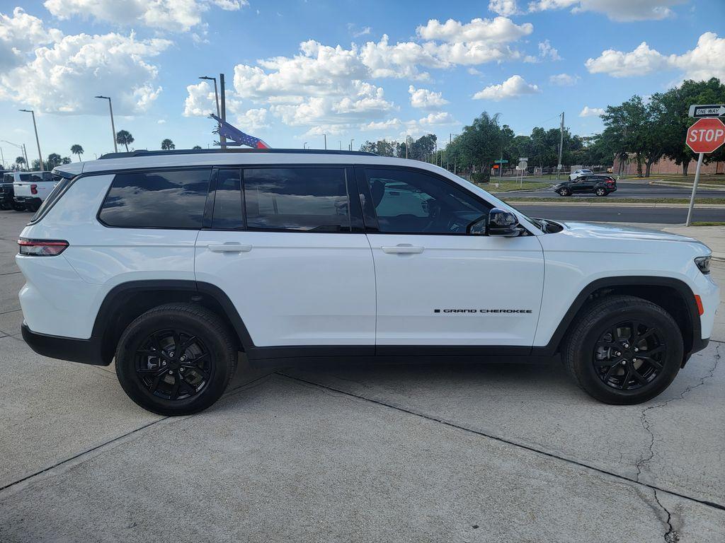 used 2024 Jeep Grand Cherokee L car, priced at $35,751