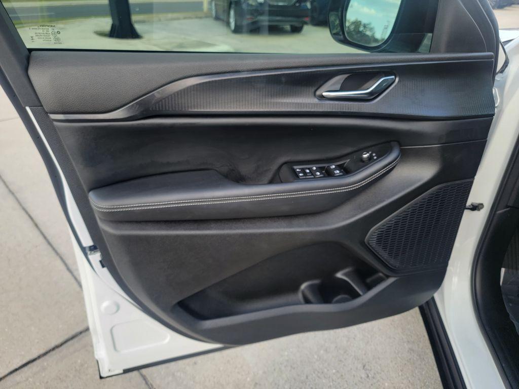 used 2024 Jeep Grand Cherokee L car, priced at $35,751