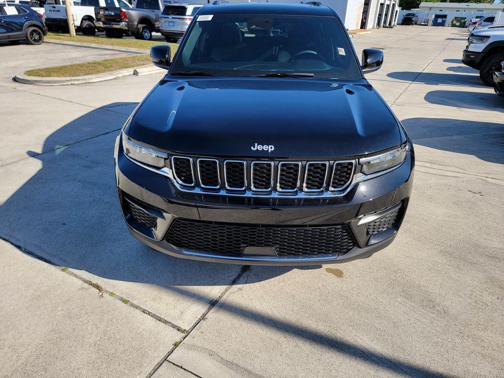 new 2026 Jeep Grand Cherokee car, priced at $39,999