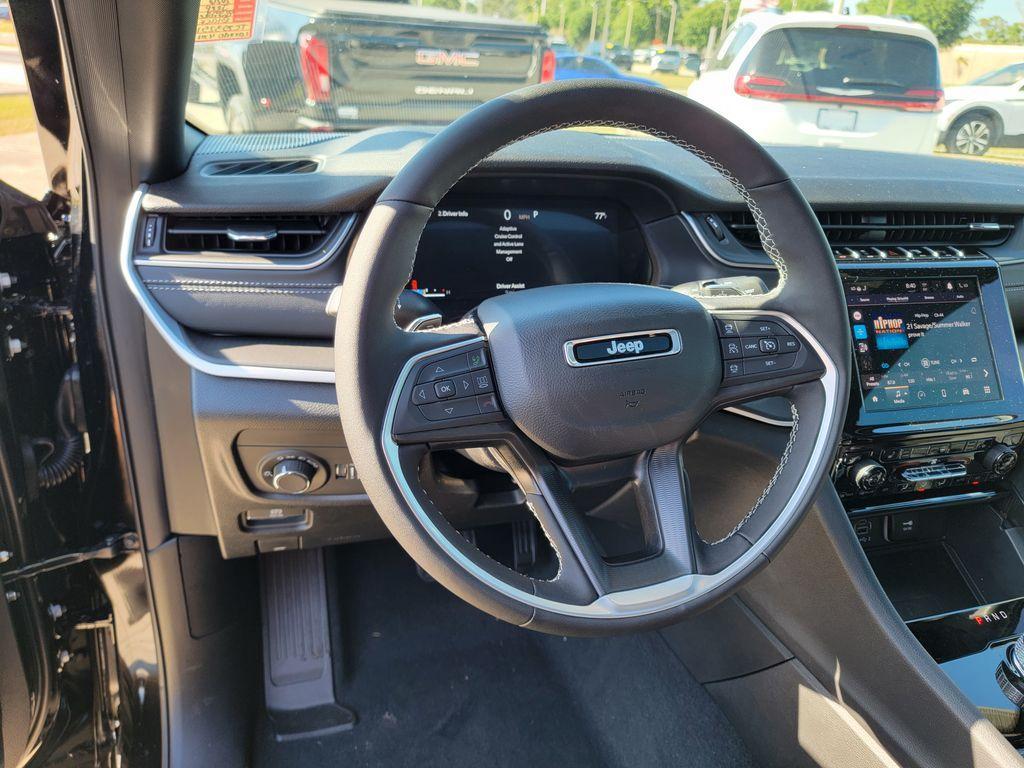 new 2026 Jeep Grand Cherokee car, priced at $39,999