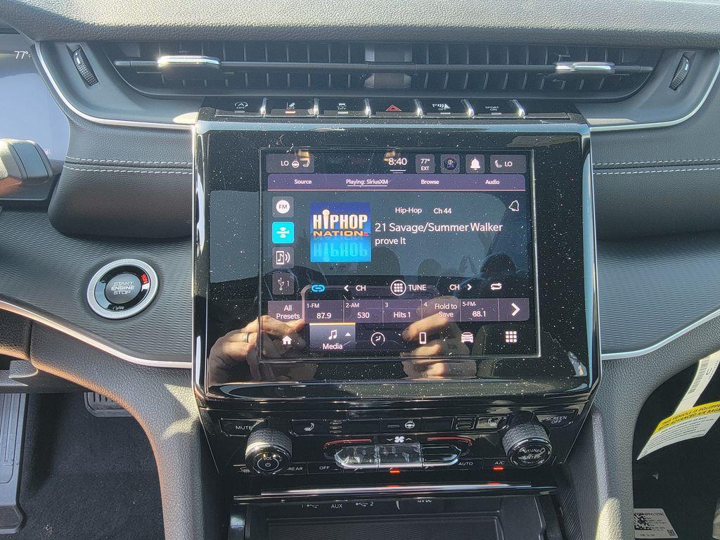 new 2026 Jeep Grand Cherokee car, priced at $39,999
