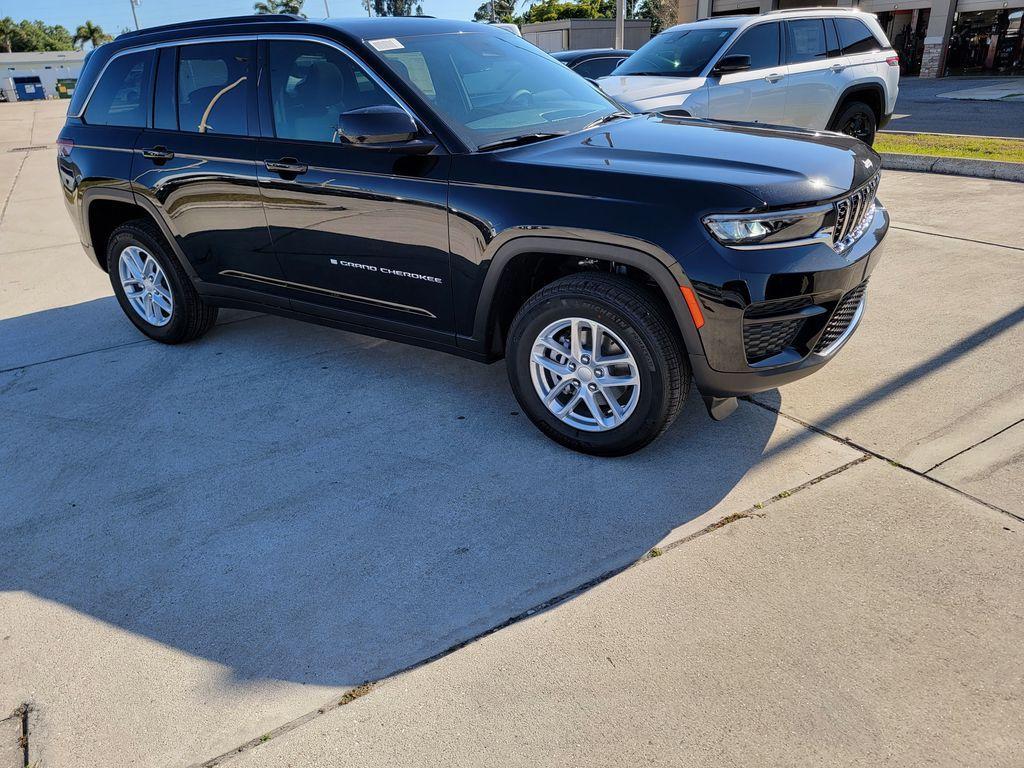 new 2026 Jeep Grand Cherokee car, priced at $39,999