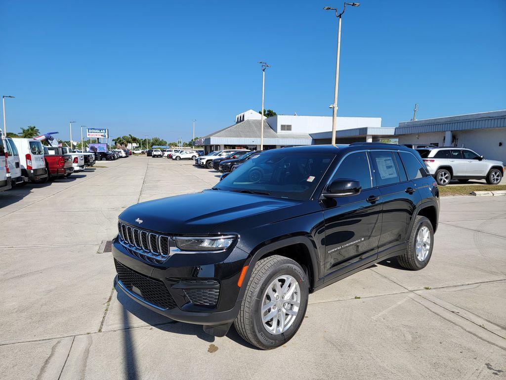 new 2026 Jeep Grand Cherokee car, priced at $39,999