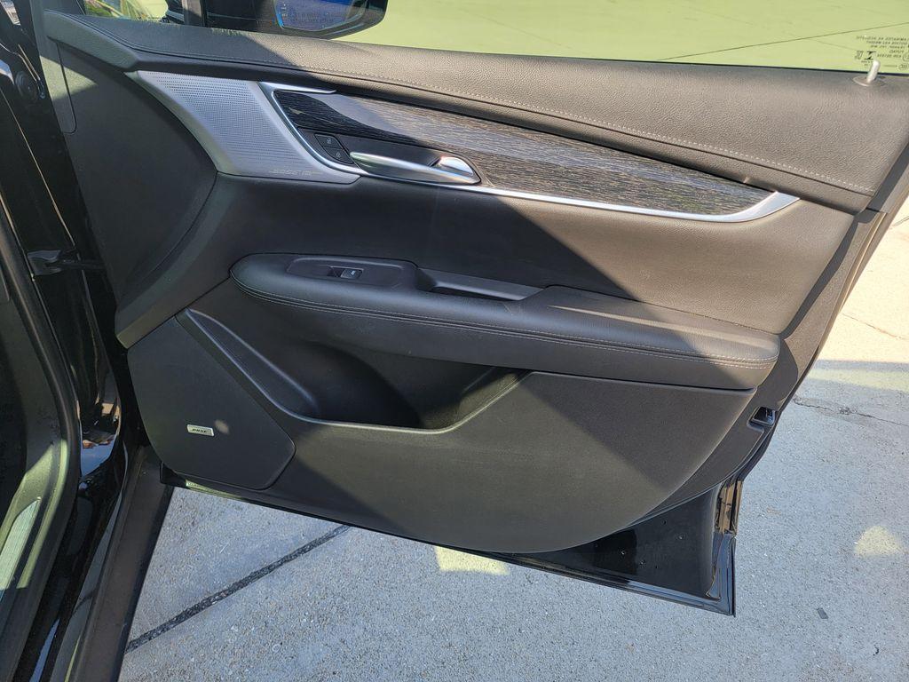 used 2020 Cadillac XT5 car, priced at $28,280