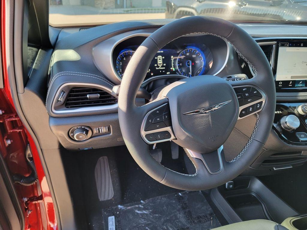 new 2026 Chrysler Pacifica car, priced at $38,886