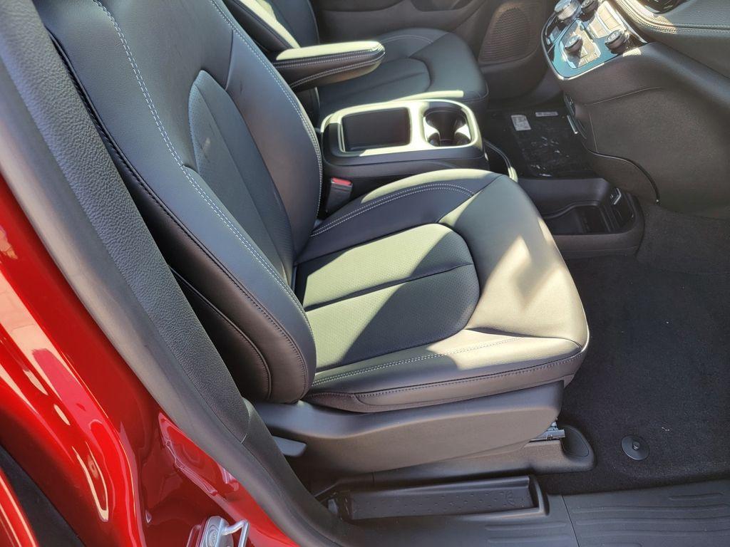 new 2026 Chrysler Pacifica car, priced at $38,886