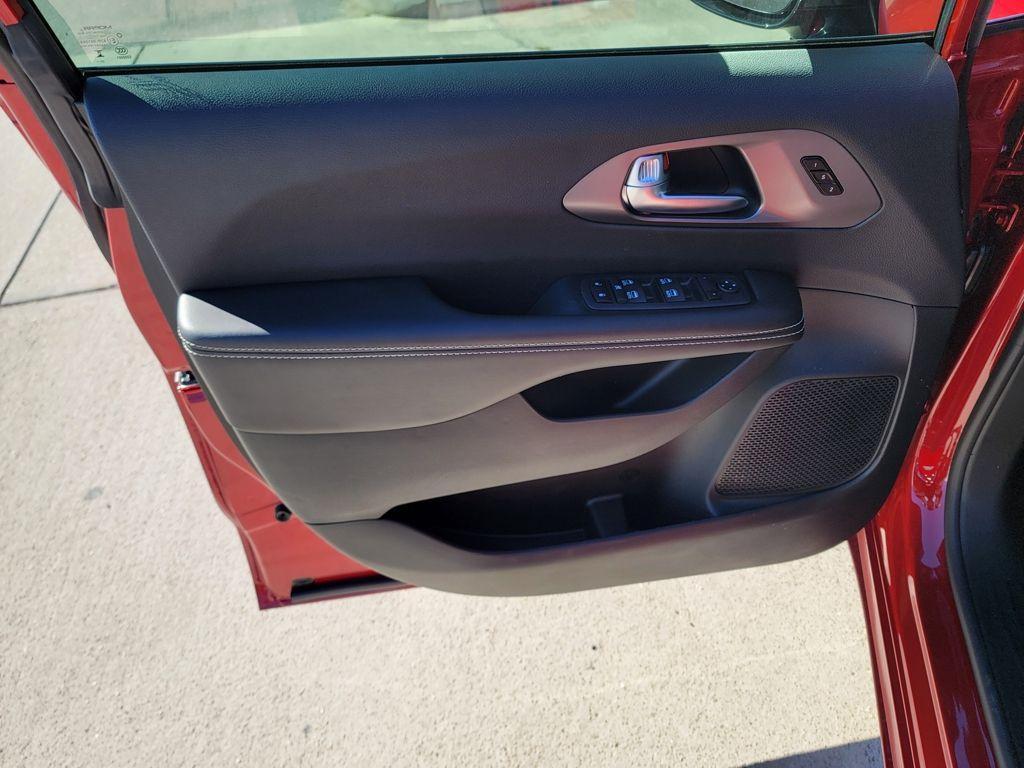 new 2026 Chrysler Pacifica car, priced at $38,886
