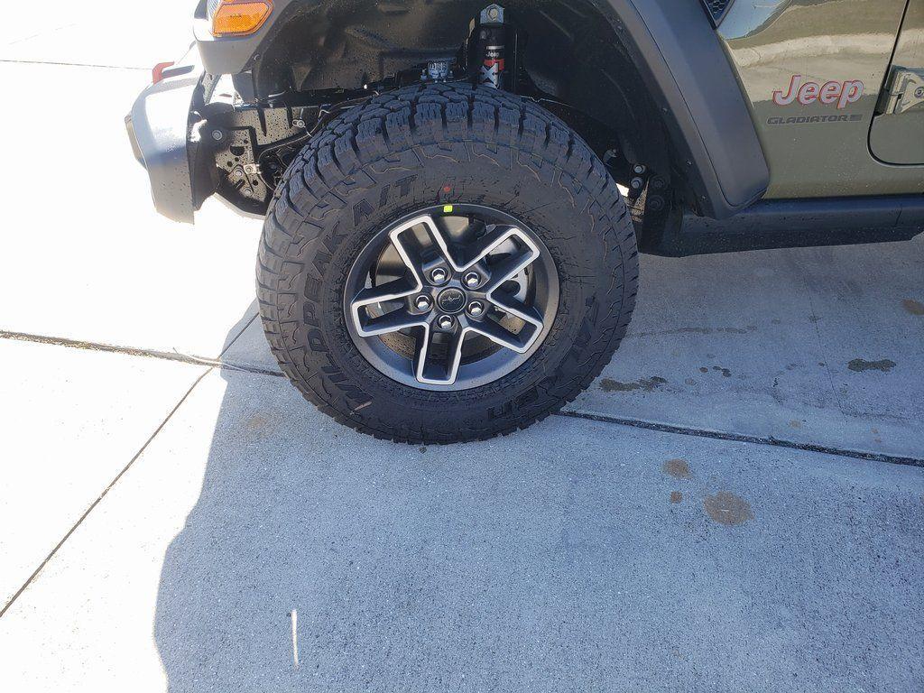 new 2026 Jeep Gladiator car, priced at $47,706