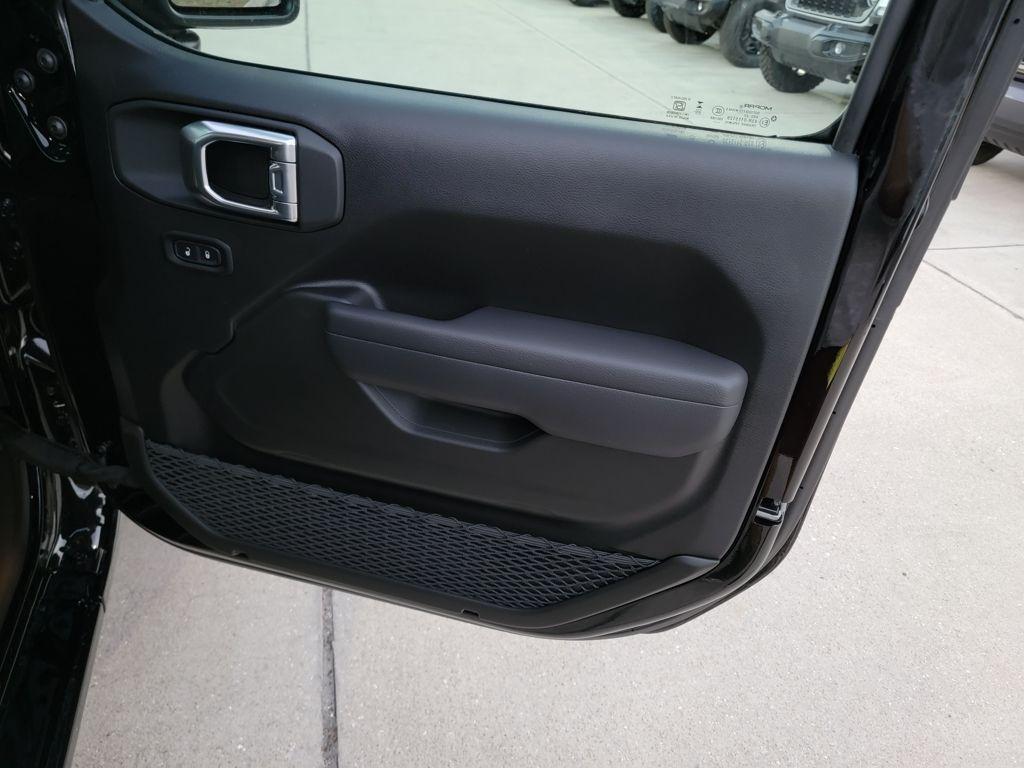 new 2026 Jeep Wrangler car, priced at $35,698