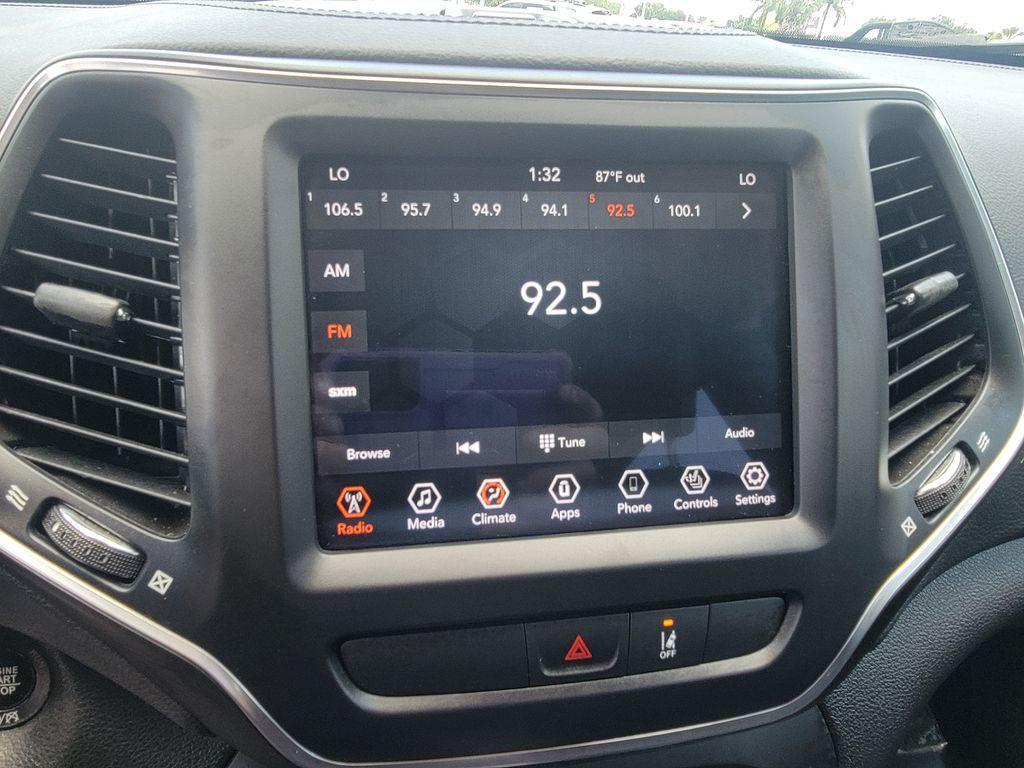 used 2022 Jeep Cherokee car, priced at $21,979