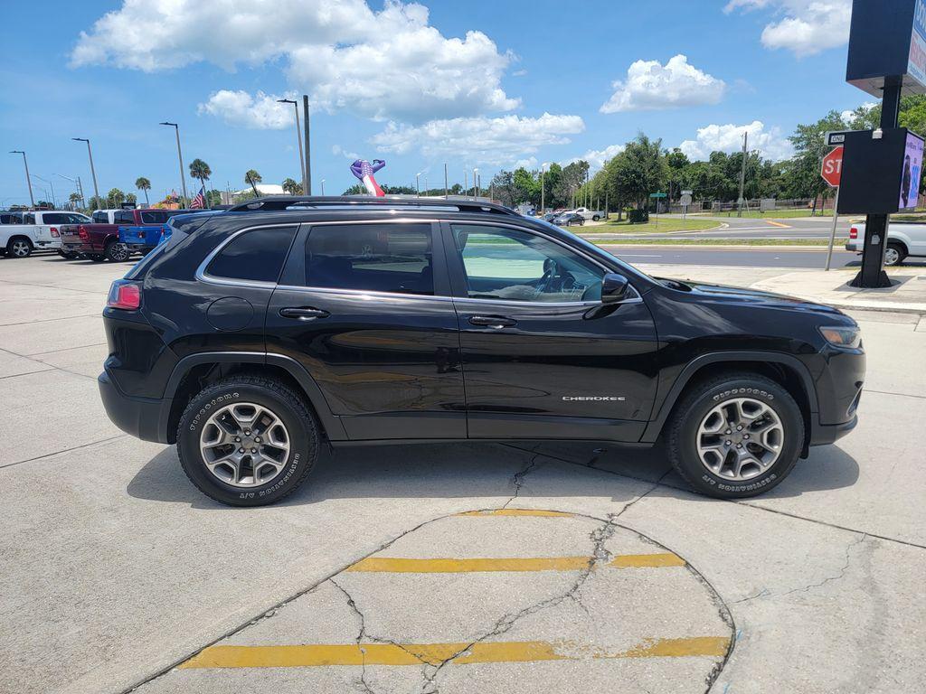 used 2022 Jeep Cherokee car, priced at $21,979