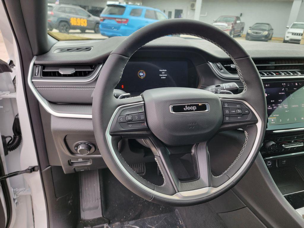 new 2026 Jeep Grand Cherokee car, priced at $39,317