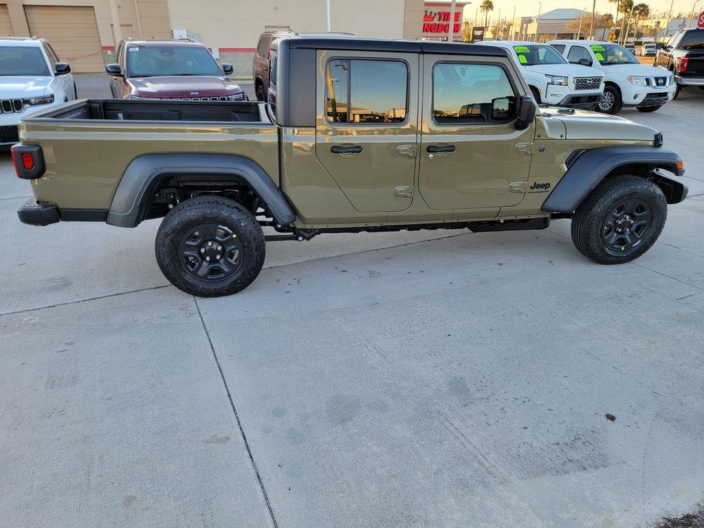 new 2026 Jeep Gladiator car, priced at $39,458