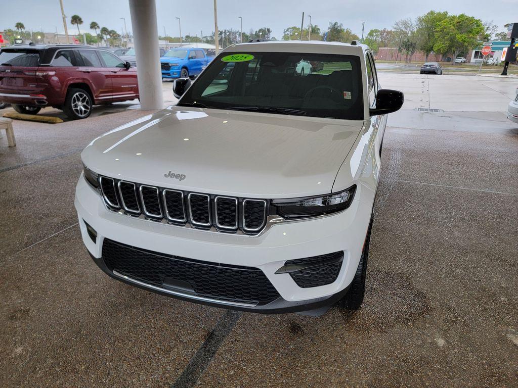 used 2025 Jeep Grand Cherokee car, priced at $31,962