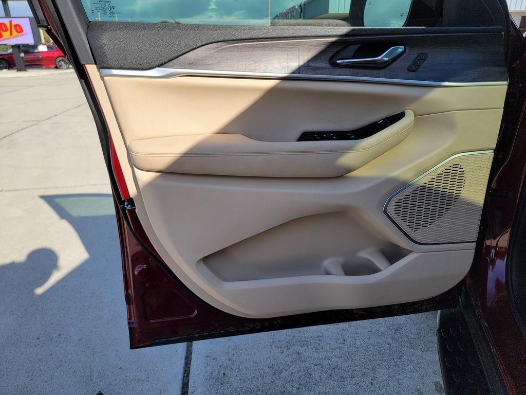 new 2026 Jeep Grand Cherokee L car, priced at $46,274