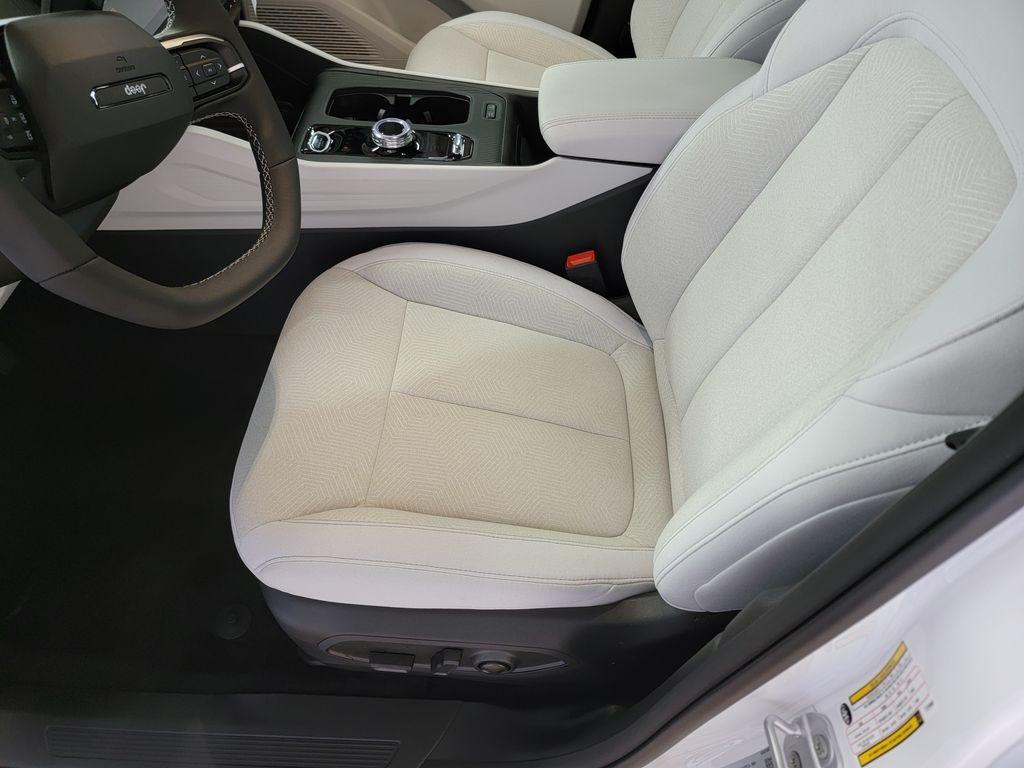 new 2026 Jeep Cherokee car, priced at $36,099