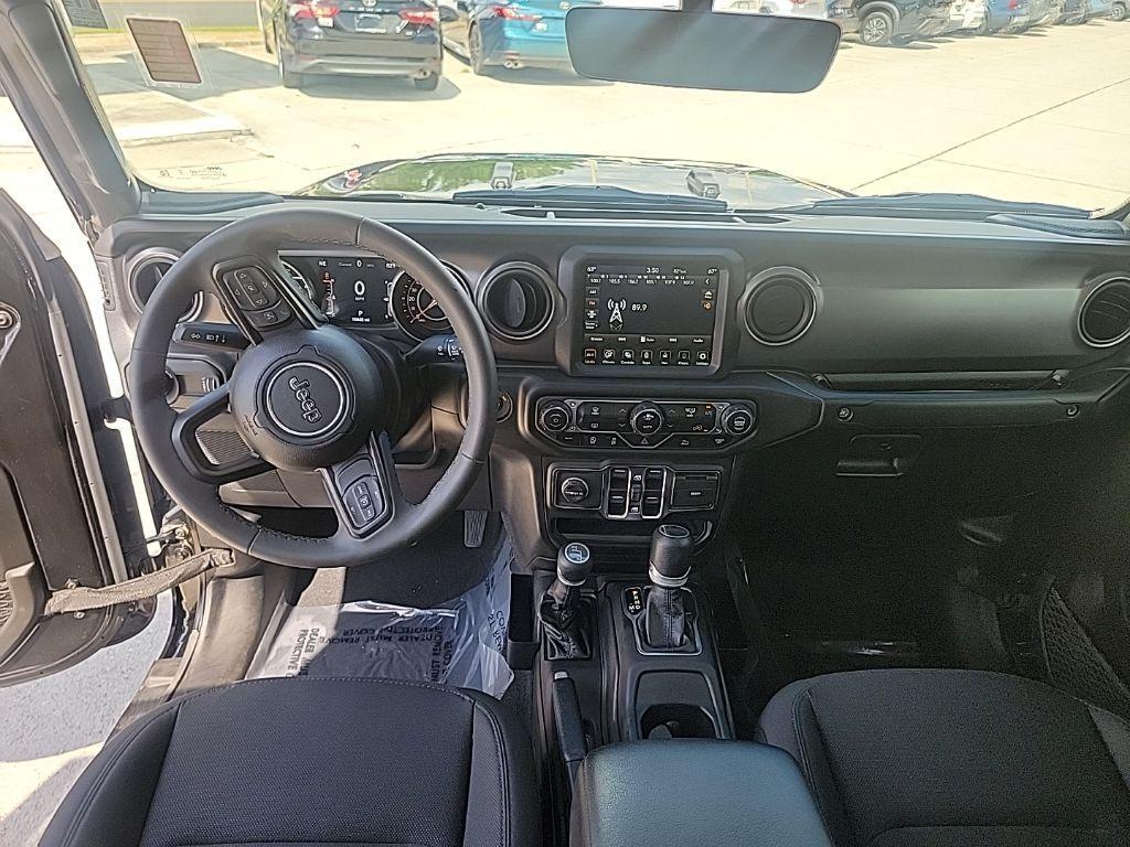 used 2023 Jeep Gladiator car, priced at $34,428
