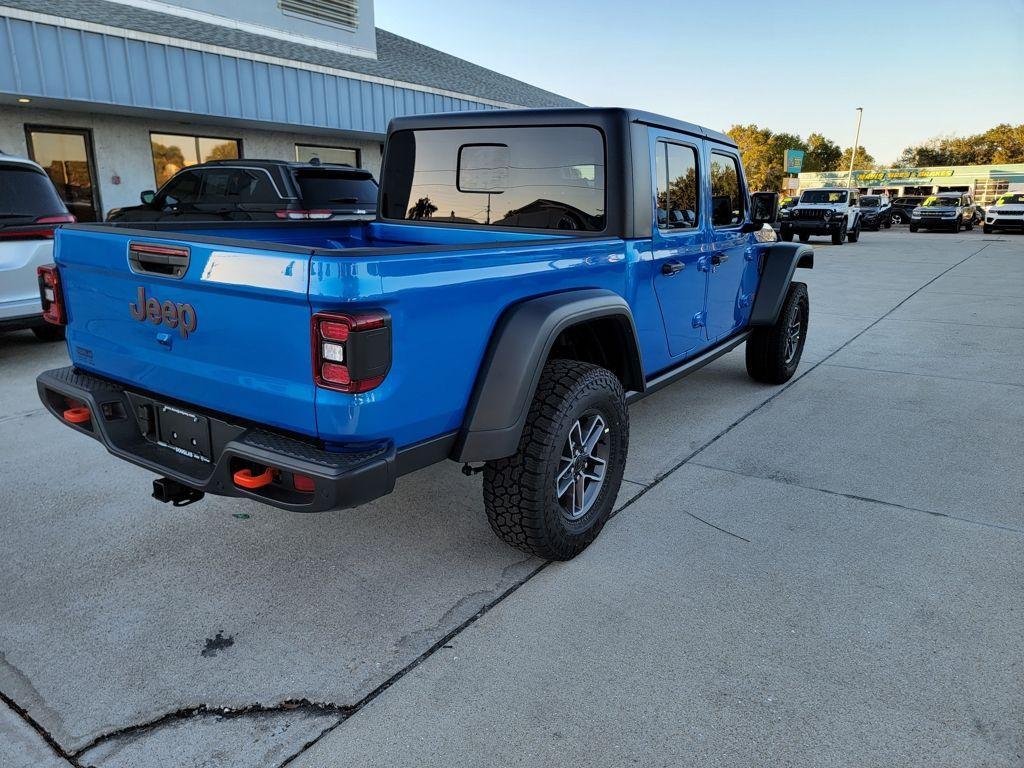 new 2026 Jeep Gladiator car, priced at $47,556