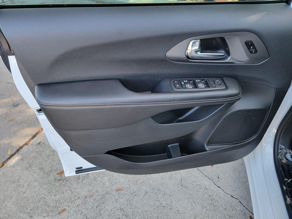 new 2026 Chrysler Pacifica car, priced at $39,964