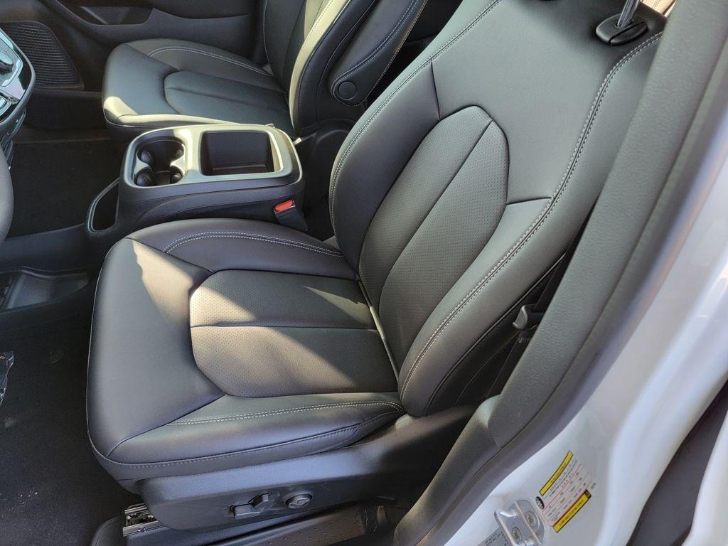 new 2026 Chrysler Pacifica car, priced at $39,964